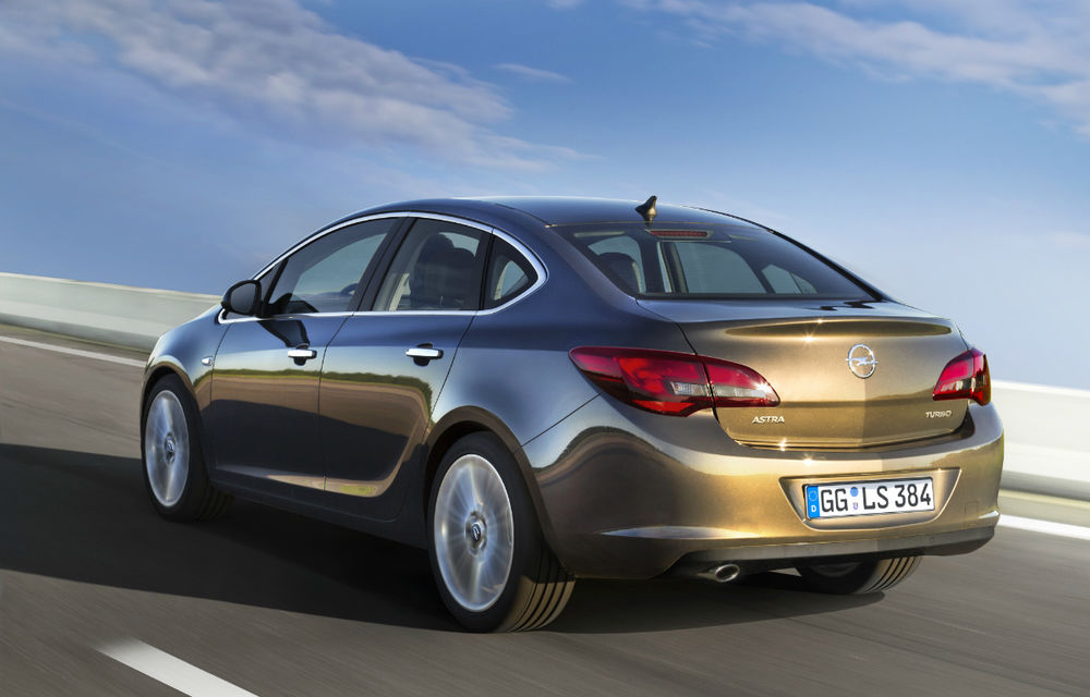 Opel Astra Sedan debutează la Moscova alături de noul motor 1.6 Turbo - Poza 2