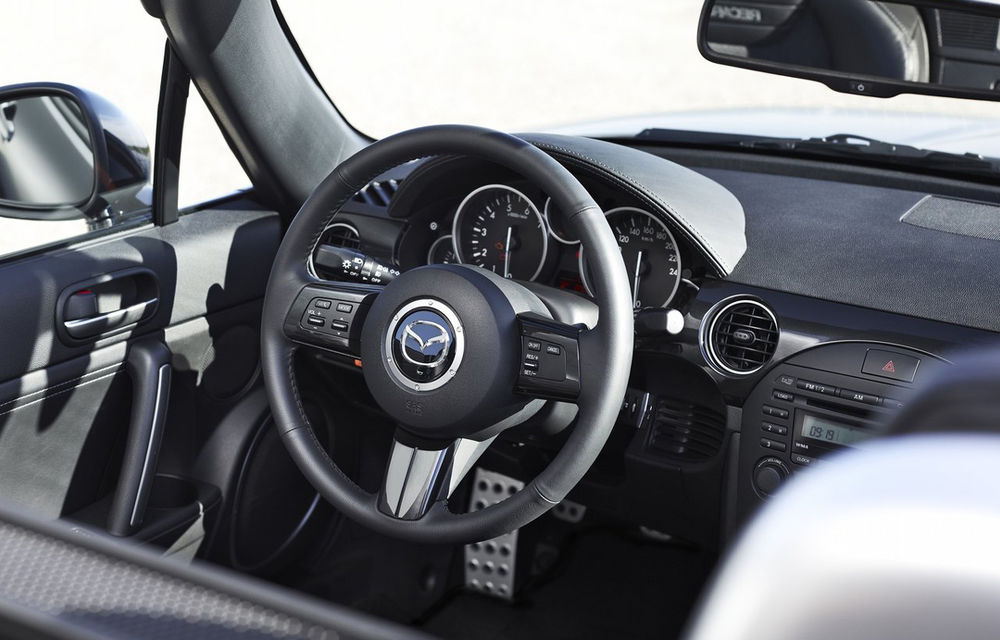 Mazda MX-5 facelift a debutat pe piaţa din Europa - Poza 2