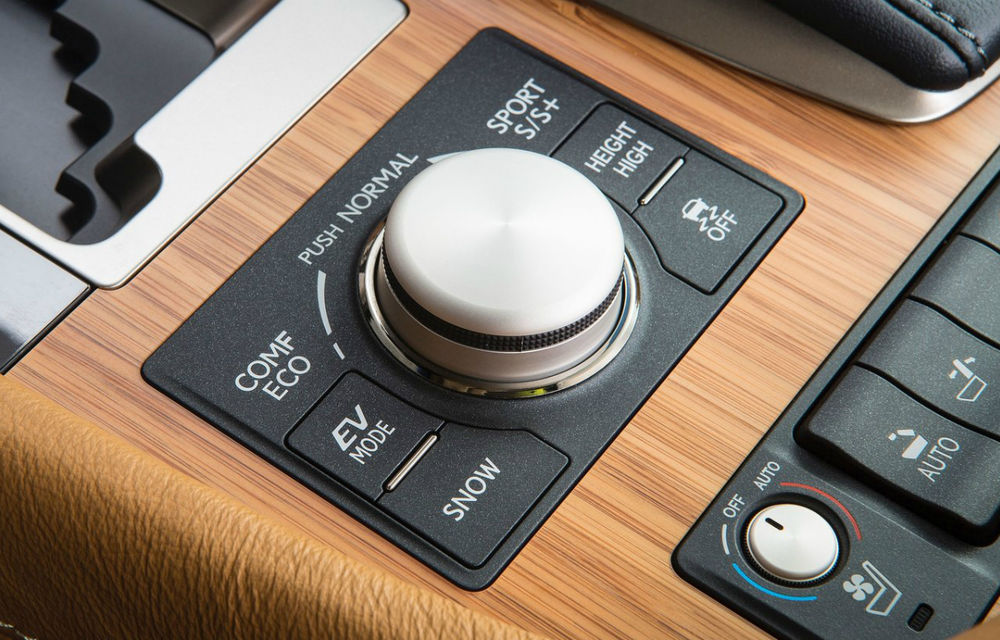 Noul Lexus LS - imagini oficiale cu nava amiral - Poza 2