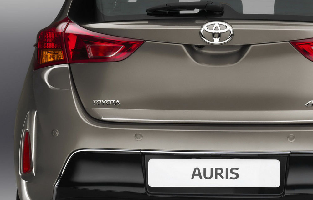 Toyota Auris 2 - primele imagini şi informaţii oficiale - Poza 2