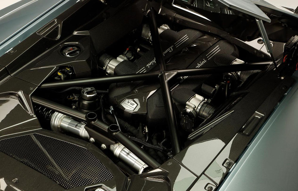 Lamborghini Aventador LP700-4 Roadster - primele imagini şi informaţii ale decapotabilei - Poza 2