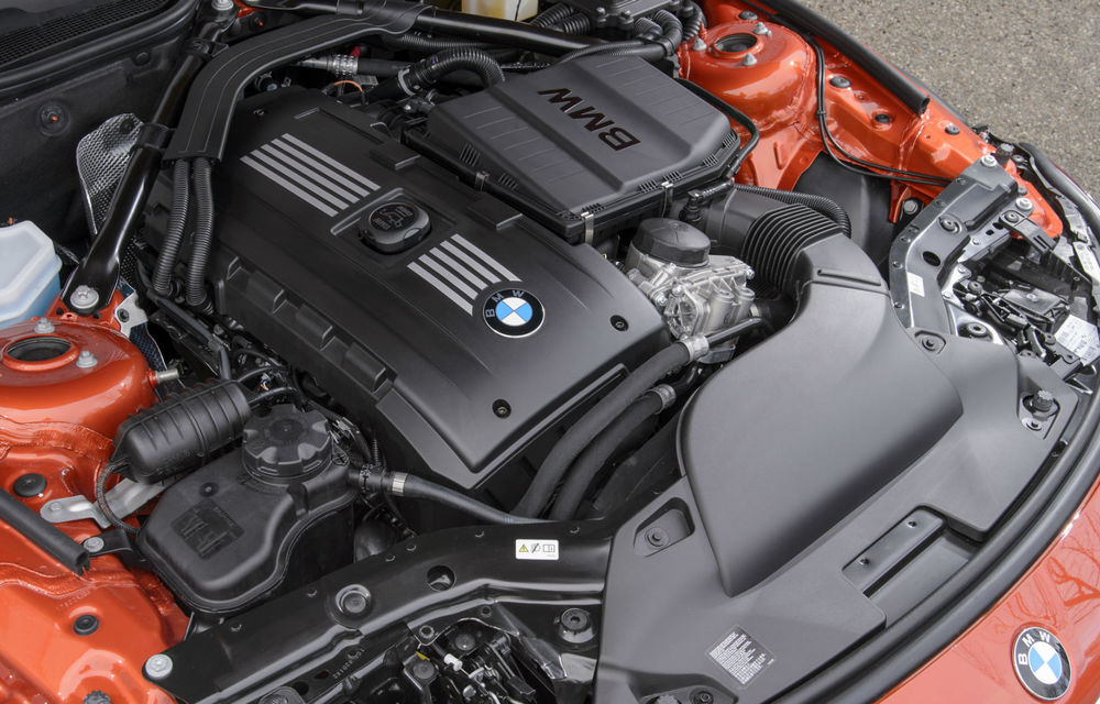 BMW Z4 primeşte versiunea sDrive18i şi un facelift discret - Poza 2