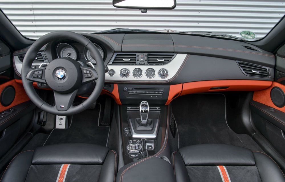 BMW Z4 primeşte versiunea sDrive18i şi un facelift discret - Poza 2