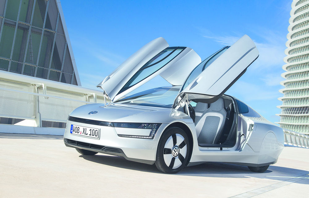 Volkswagen a livrat prima maşină de serie cu un consum de 0.9 litri la sută: XL1 - Poza 2