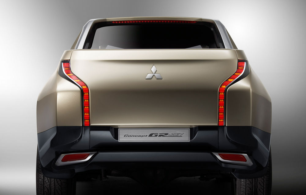Mitsubishi GR-HEV: conceptul hibrid pick-up care anunţă viitorul L200 - Poza 2
