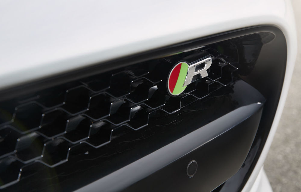 Preţuri Jaguar F-Type Coupe în România: cel mai frumos model al britanicilor pleacă de la 72.000 de euro - Poza 2