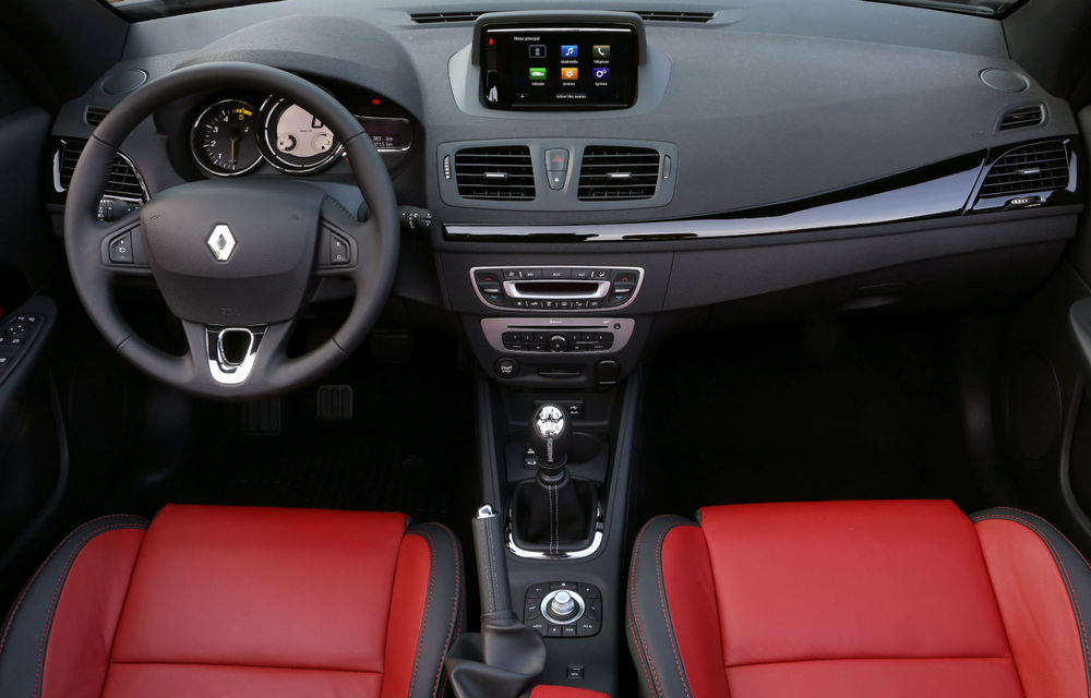 Renault Megane CC a primit un facelift şi sistemul R-Link - Poza 2