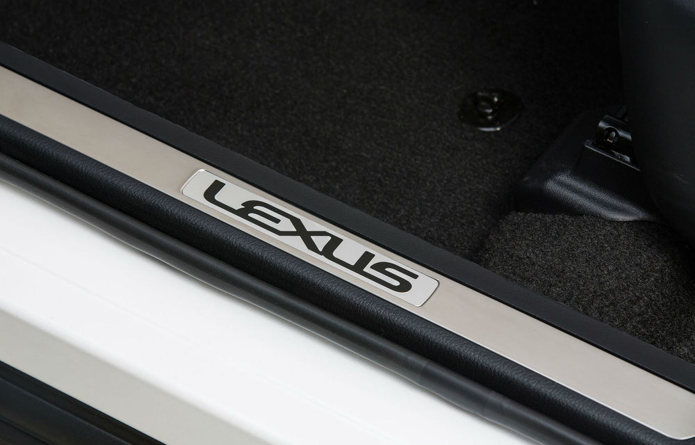 Noul SUV compact Lexus NX nu mizează pe diesel în Europa, dar propune în schimb un sistem hibrid de vârf - Poza 2