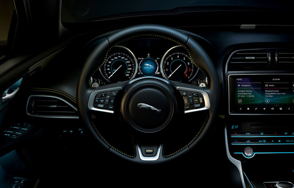 Jaguar XE AWD: rivalul lui BMW Seria 3 şi Audi A4 primeşte tracţiune integrală şi sistem multimedia de 10 inch - Poza 2
