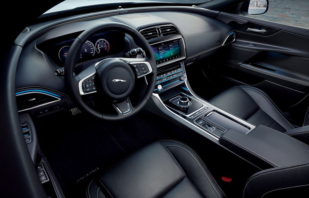 Jaguar XE AWD: rivalul lui BMW Seria 3 şi Audi A4 primeşte tracţiune integrală şi sistem multimedia de 10 inch - Poza 2
