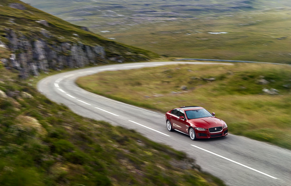 Jaguar XE, rivalul lui BMW Seria 3, a intrat în producţie - Poza 2