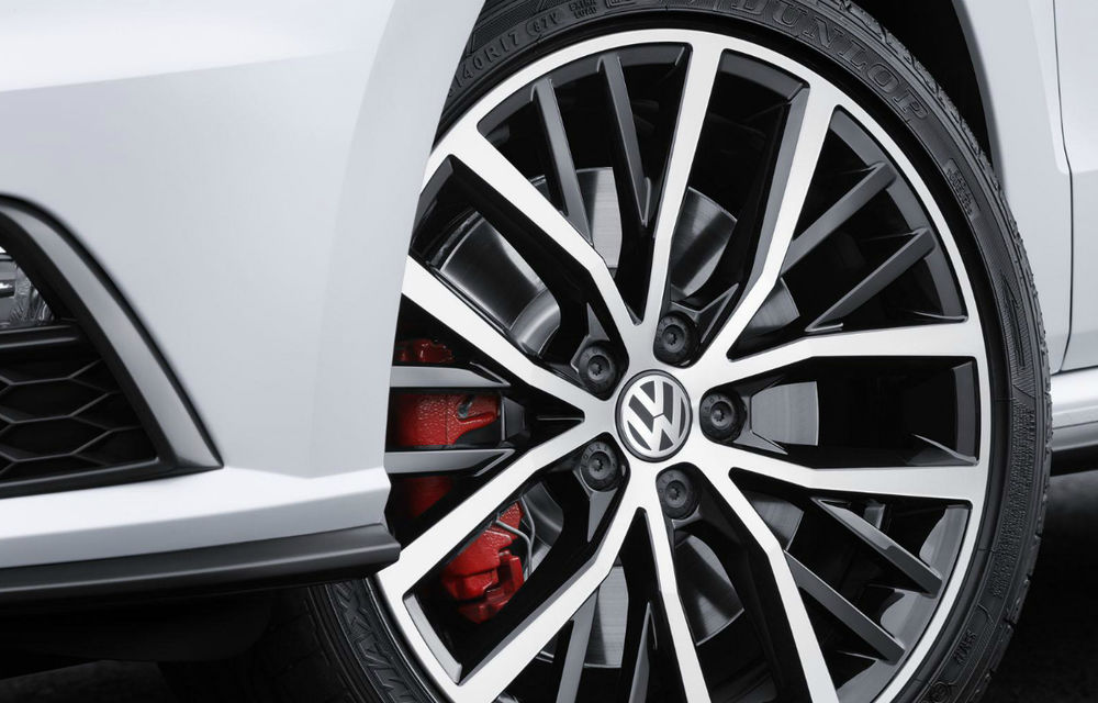 PARIS 2014 LIVE: Volkswagen Polo GTI facelift - subcompacta de performanţă primeşte 192 CP şi o manuală cu şase trepte - Poza 9