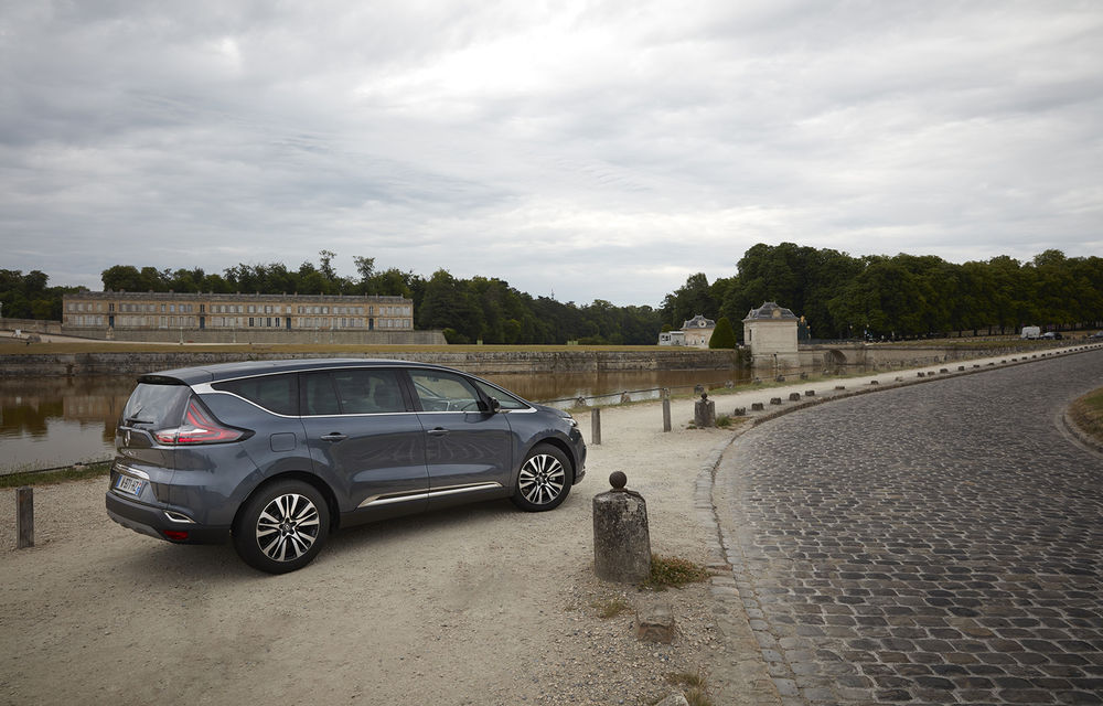 Noi detalii despre noul Renault Espace: crossover-ul francez va fi comercializat din luna aprilie în Europa,  România nu e deocamdată pe listă - Poza 2