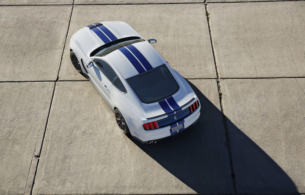Ford Shelby GT350 Mustang, un elogiu de 500 CP adus lui Carroll Shelby - Poza 2