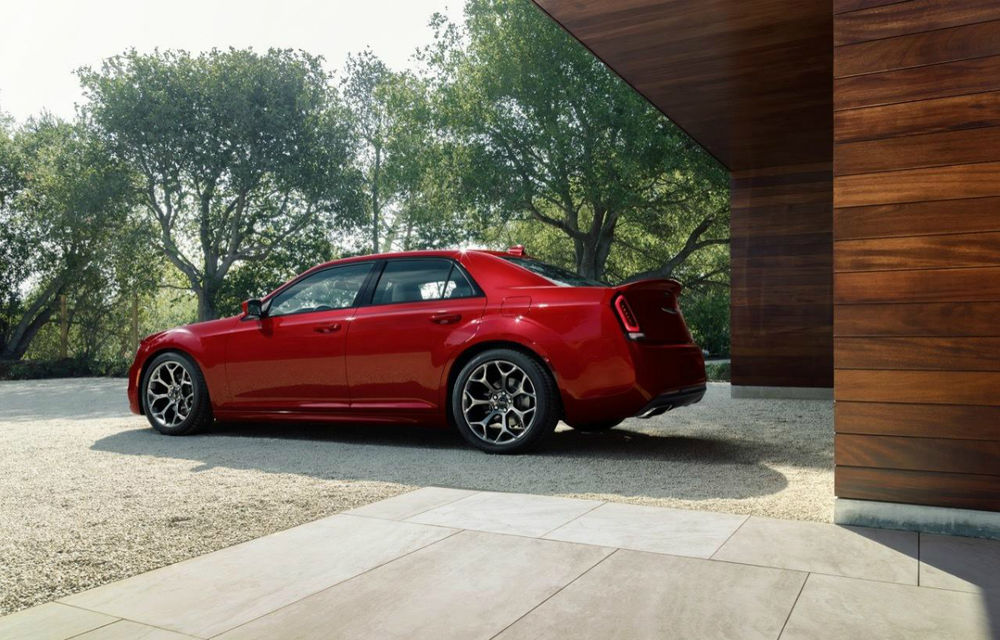 Chrysler 300 a primit un nou facelift la patru ani de la restilizarea precedentă - Poza 2