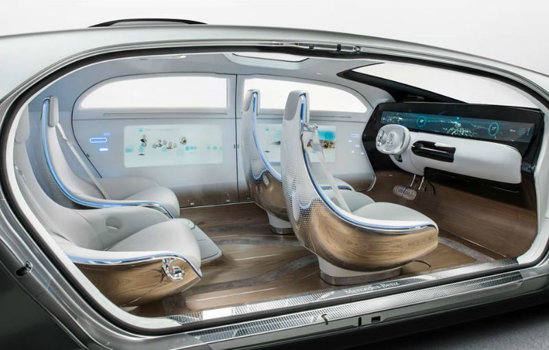 Mercedes F 015 Luxury in Motion expune maşina anului 2030 în viziunea companiei germane - Poza 2