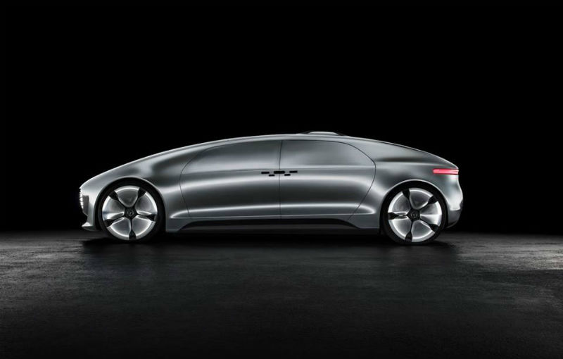 Mercedes F 015 Luxury in Motion expune maşina anului 2030 în viziunea companiei germane - Poza 2
