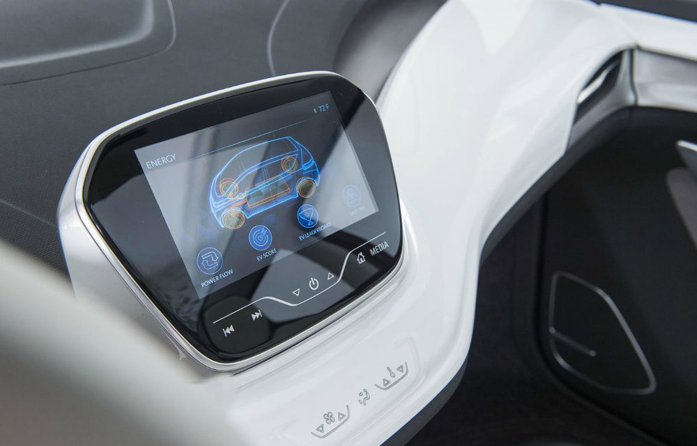 Chevrolet Bolt, conceptul unui  vehicul 100% electric, prezintă viitorul maşinilor electrice în viziunea mărcii americane - Poza 2