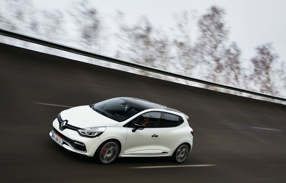Renault a adus în România noul Clio RS Trophy: 23.950 de euro pentru 220 CP - Poza 76