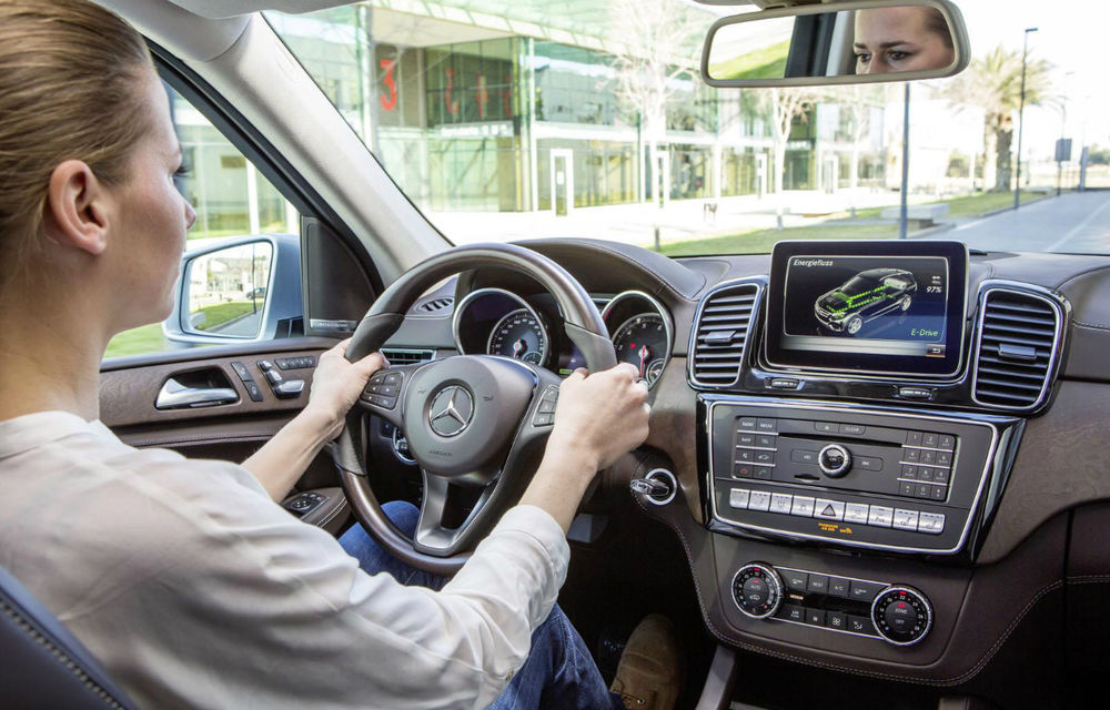 Mercedes-Benz ML primeşte un facelift şi e redenumit oficial: faceţi cunoştinţă cu noul Mercedes GLE - Poza 2