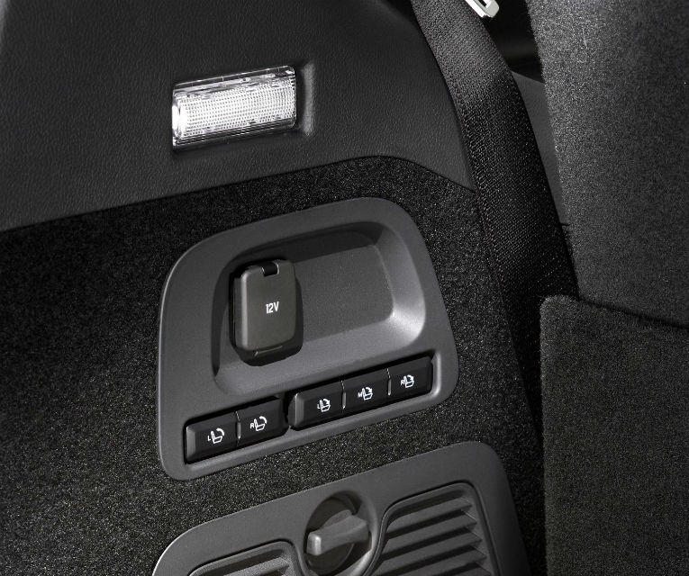 Ford Galaxy a primit o nouă generaţie, oferită şi cu un motor 2.0 TDCi de 210 CP - Poza 2