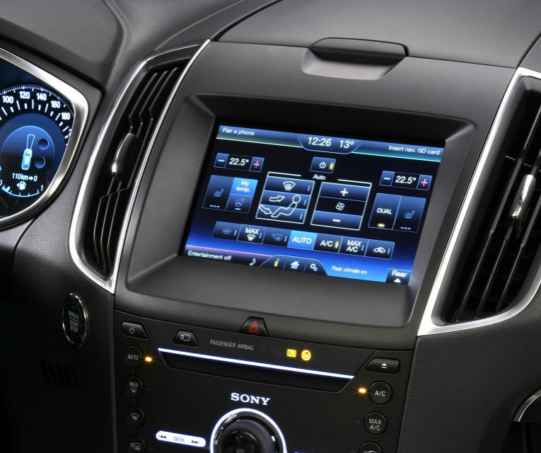 Ford Galaxy a primit o nouă generaţie, oferită şi cu un motor 2.0 TDCi de 210 CP - Poza 2