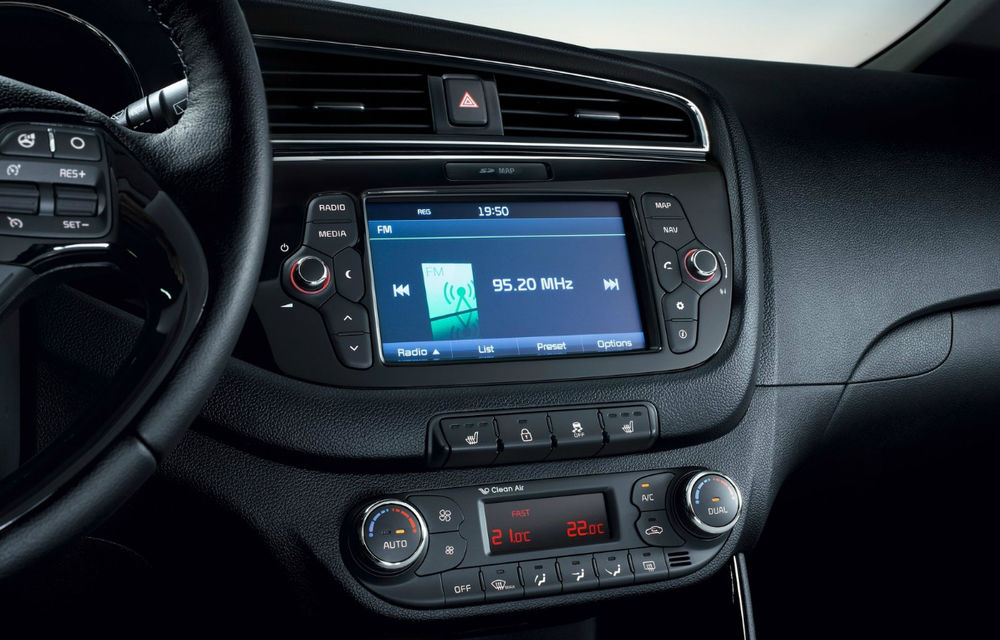 Kia Cee`d facelift: informații și imagini oficiale cu noua compactă coreeană - Poza 2