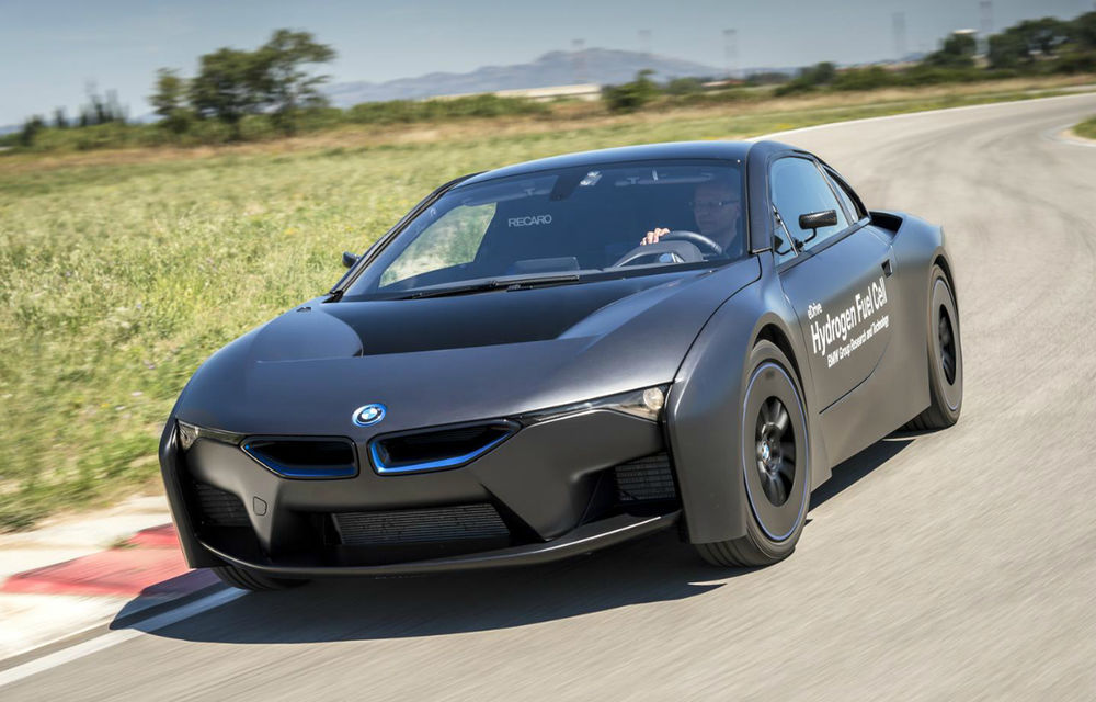 BMW i8 Hydrogen Fuel Cell, prototipul care testează tehnologia de propulsie cu hidrogen - Poza 2