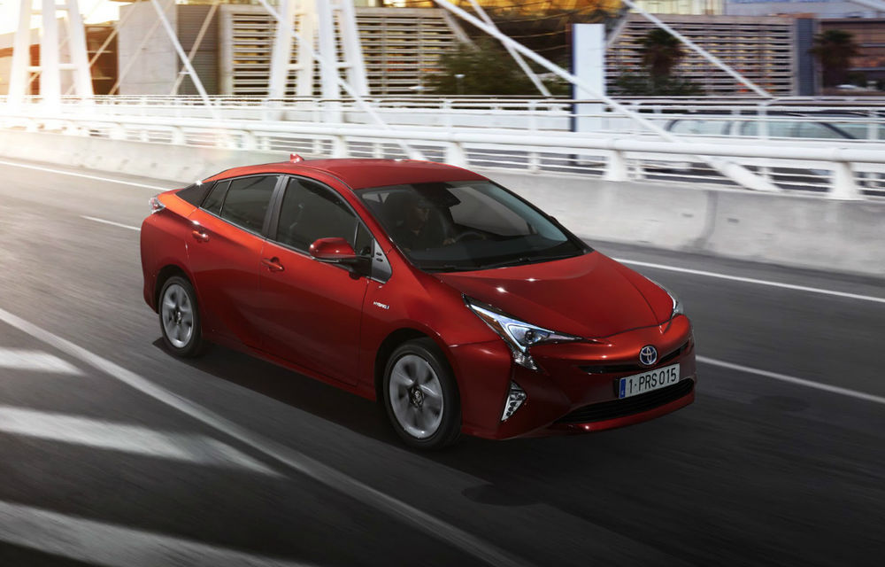 România are ocazia să îmbrățișeze propulsia hibridă: noua generație Toyota Prius s-a lansat și la noi și costă 28.400 de euro - Poza 2
