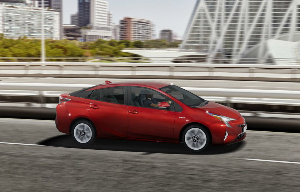 Toyota Prius a primit o nouă generație: primele imagini și informații oficiale - Poza 2