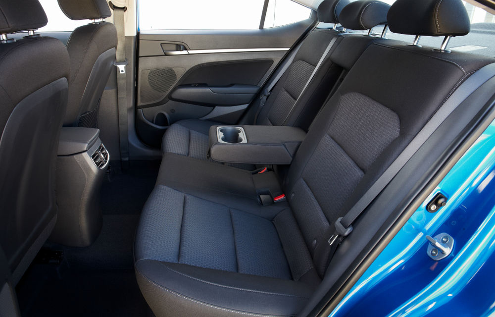 Primele imagini oficiale ale noii generații Hyundai Elantra - Poza 2