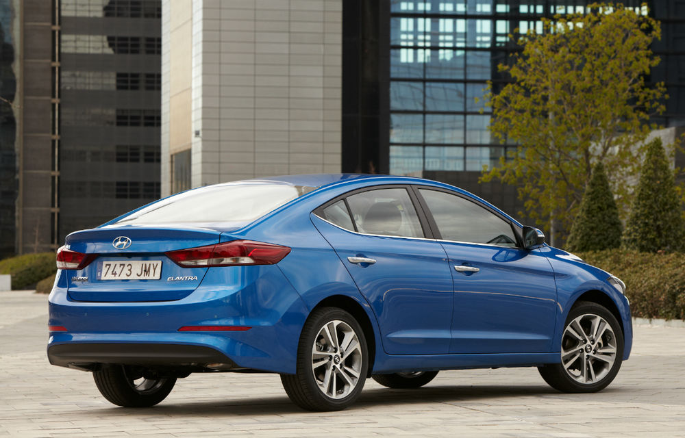 Primele imagini oficiale ale noii generații Hyundai Elantra - Poza 2