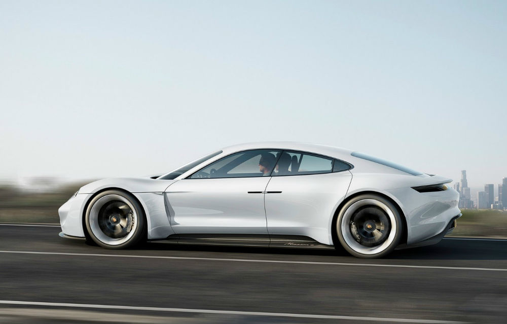 Exemplu de dedicare: muncitorii Porsche renunță la măririle salariale pentru a putea să producă primul model electric al mărcii - Poza 2