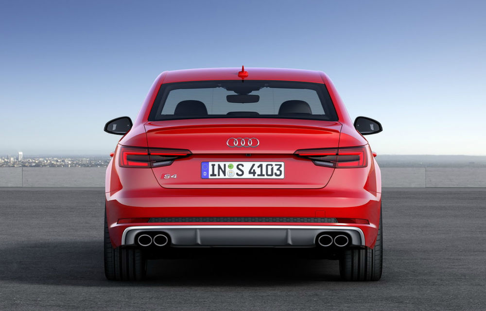 Audi S4 trece la o nouă generație: 354 de cai putere și 4.7 secunde pentru 0-100 km/h - Poza 2