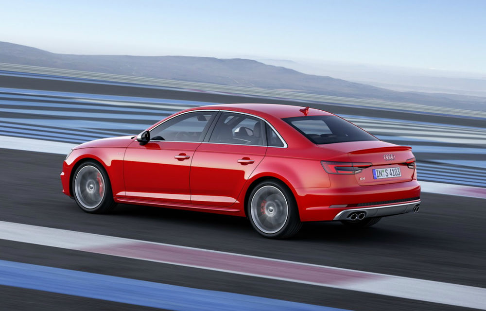 Audi S4 trece la o nouă generație: 354 de cai putere și 4.7 secunde pentru 0-100 km/h - Poza 2