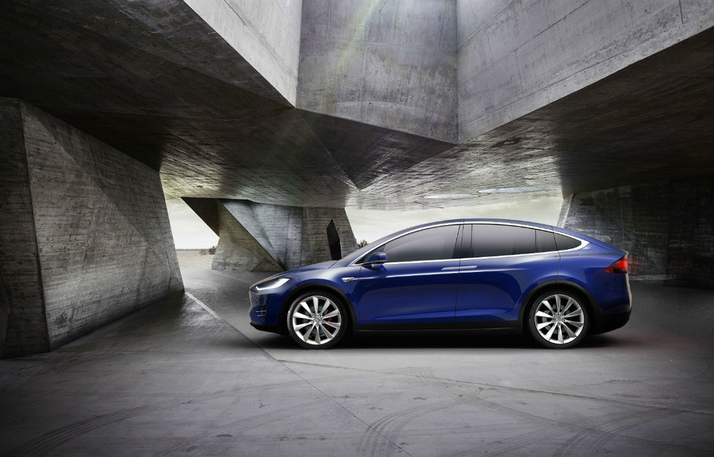 Între 94.000 și 132.000 de euro. Prețurile noului Tesla Model X le concurează în Europa pe cele ale lui Porsche Cayenne - Poza 2