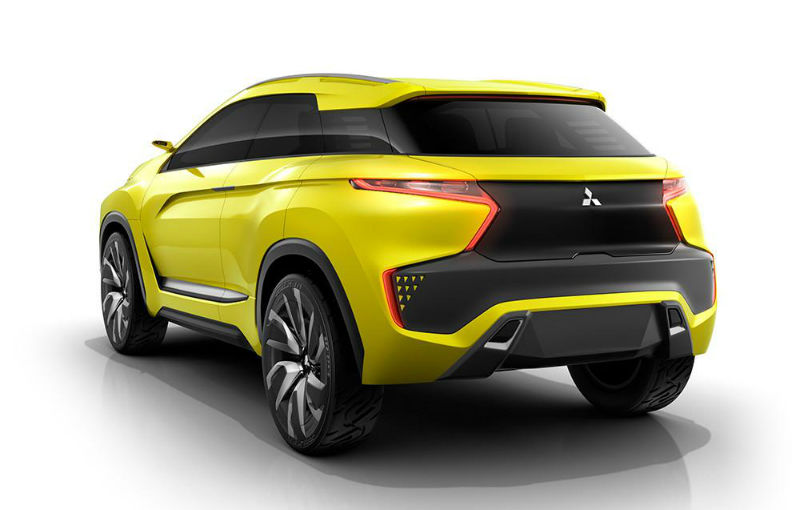 Mitsubishi eX, conceptul 100% electric al cărui design prefigurează viitoarele crossovere ale mărcii - Poza 2
