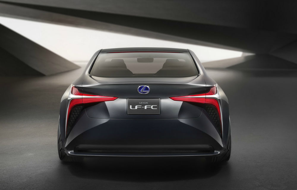 Lexus LF-FC ne arată viitorul în materie de limuzine japoneze - Poza 2