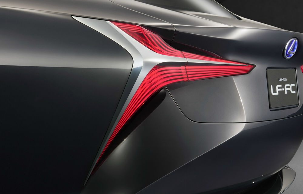 Propulsia pe hidrogen nu se predă: viitoarea generaţie Lexus LS va fi disponibilă şi cu varianta electrică alimentată cu hidrogen - Poza 2