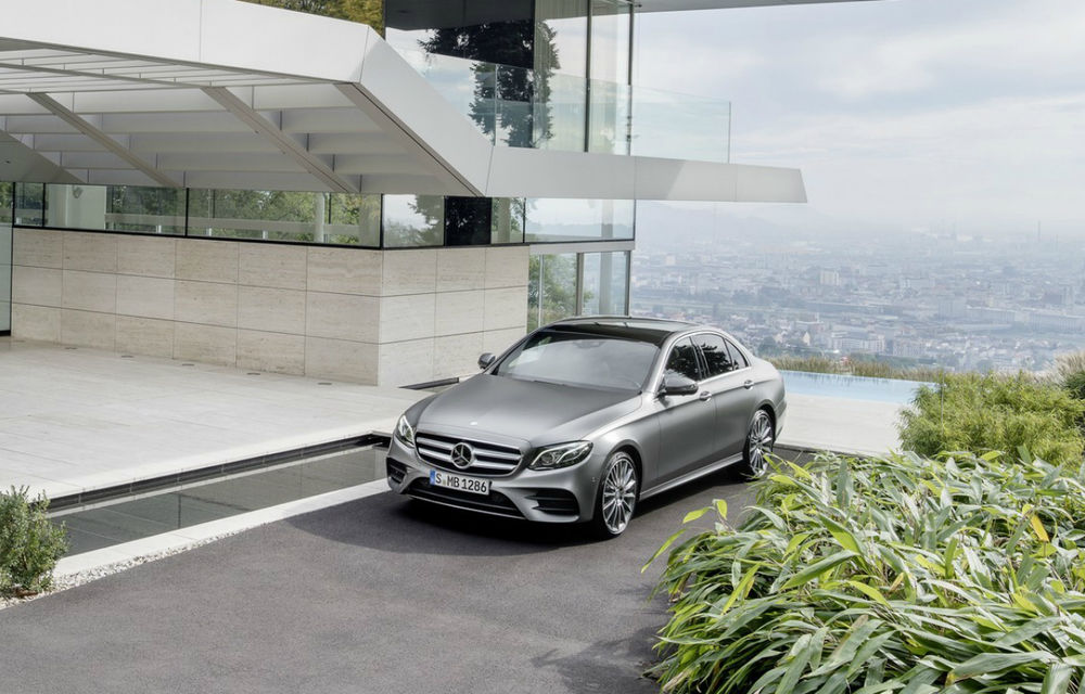 În așteptarea comenzilor: Mercedes a dat startul producției noii generații Clasa E înainte de lansarea sa europeană - Poza 2