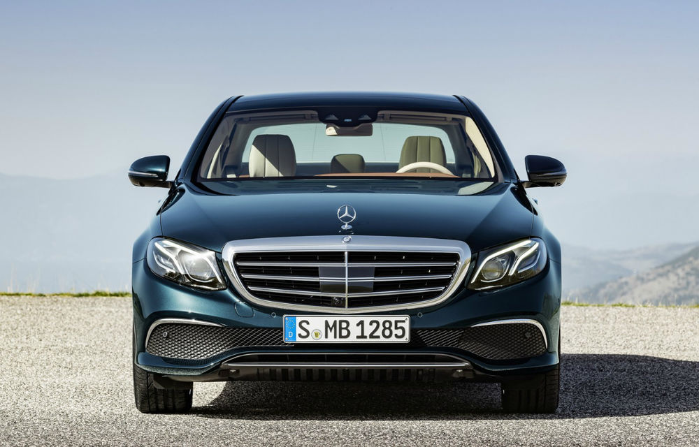 Prima schiță a noului Mercedes E-Klasse și două clipuri video anunță spiritul ”glamour” al noii generații - Poza 5
