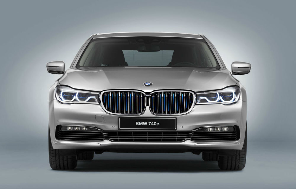 Săracii bogați: Clienții lui BMW Seria 7 au de acum și o versiune care consumă doar 2 litri/100 de km - Poza 2