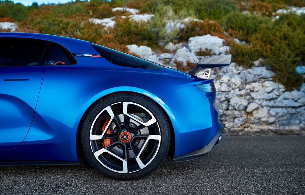 Renault i-a pus gând rău lui Porsche Cayman. Francezii au lansat Alpine Vision, conceptul care marchează renașterea unei legende - Poza 2