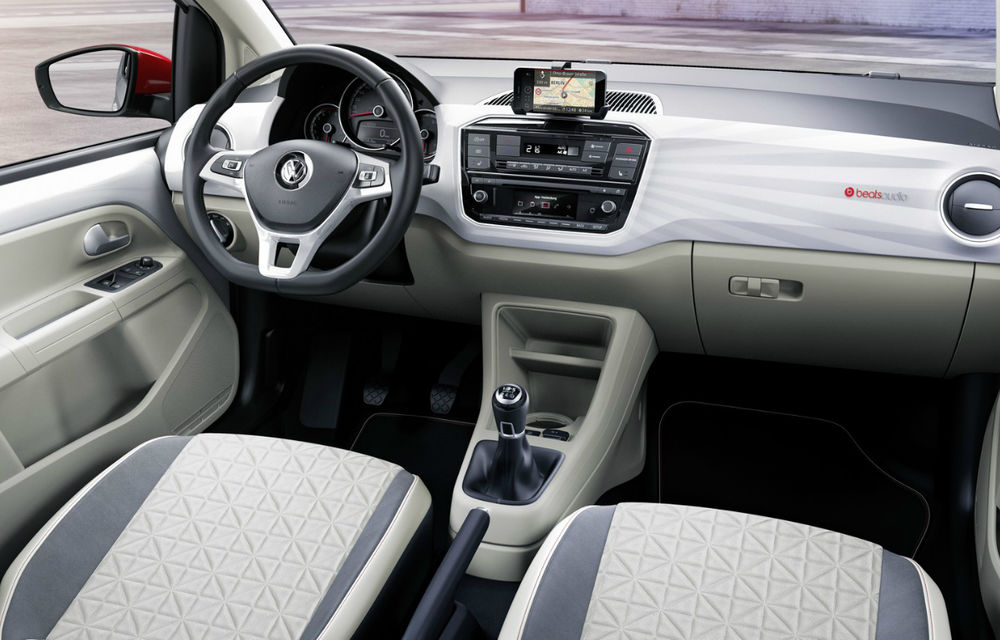În așteptarea unui nou Golf, ne mulțumim și cu un Volkswagen Up facelift: motor nou, culori vii și tehnologie - Poza 2