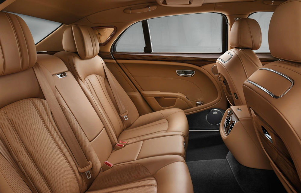 Chiar și regii au nevoie de o coroană nouă: Bentley Mulsanne primește un facelift și o versiune mai lungă, care măsoară 5.8 metri - Poza 2