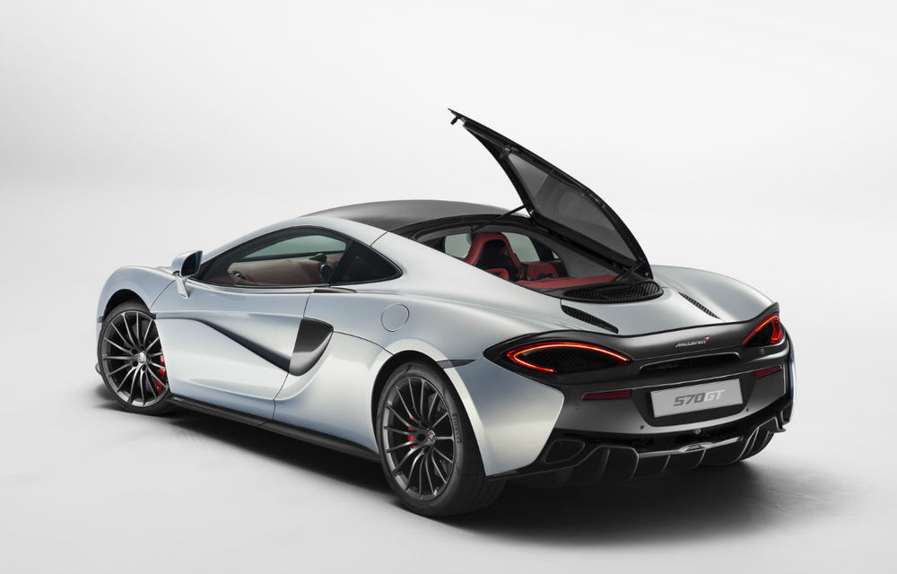 Se înmoaie și englezii? McLaren a lăsat-o mai moale odată cu lansarea lui 570GT, cel mai luxos și mai ”cuminte” model al său - Poza 2