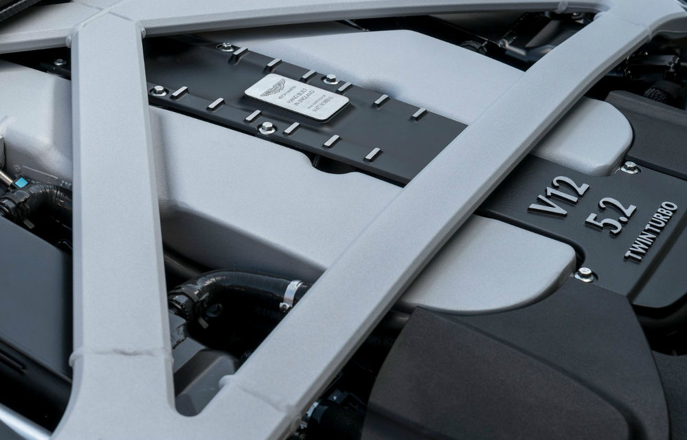 Imagini din inima noului Aston Martin DB11: motorul V12 de 608 CP a început să fie produs la Koln - Poza 27