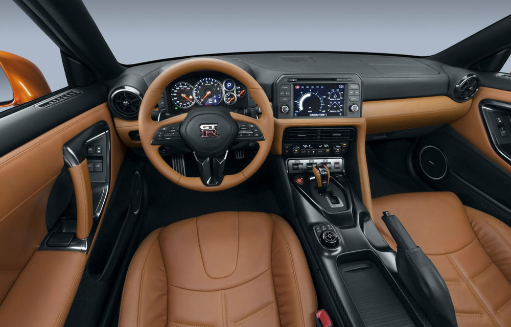 Performanța are un aer proaspăt: Nissan GT-R a primit un facelift exterior, un interior nou și mai multă putere - Poza 2