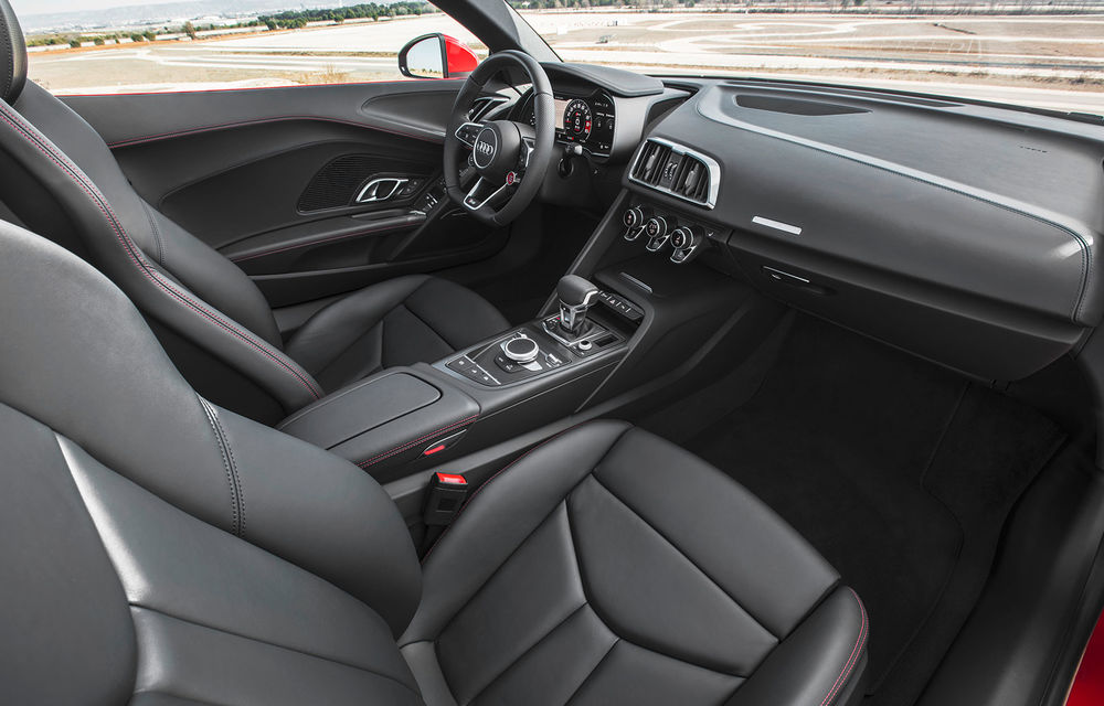 Petiție pentru grăbirea verii: Audi R8 V10 Spyder, decapotabila care ajunge la 320 km/h - Poza 2