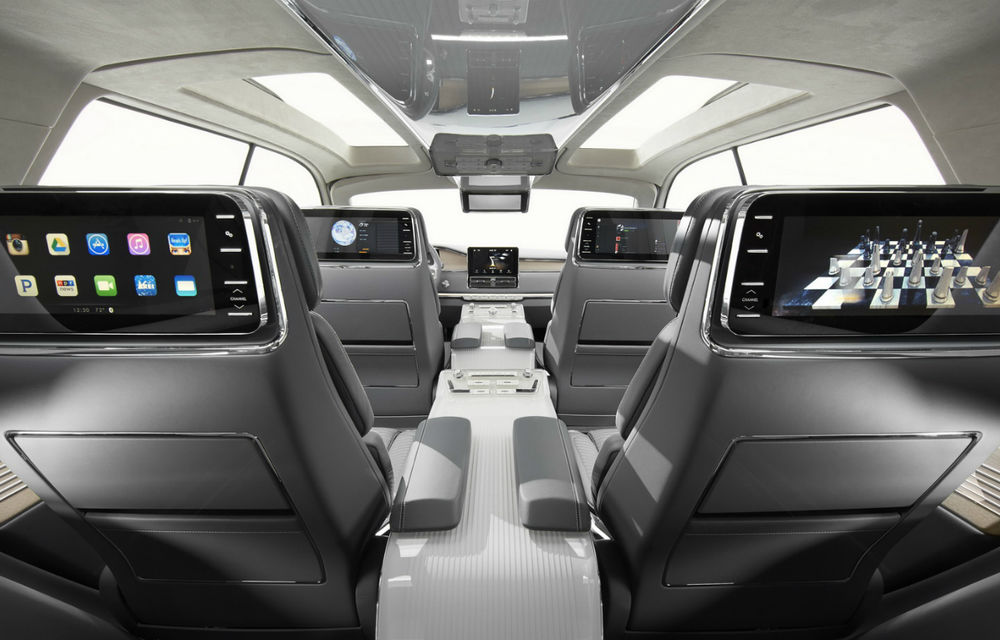 Vi-l mai aduceți aminte pe Lincoln Navigator? SUV-ul american a reînviat sub forma unui concept futurist - Poza 2